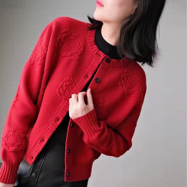women's sweaters designer hong kong style knitted cardigan 2021 autumn winter new heavy industry embroidery long sleeve leisure flower, White;black 
women's sweaters designer hong kong style knitted cardigan 2021 autumn winter new heavy industry embroidery long sleeve leisure flower, White;black