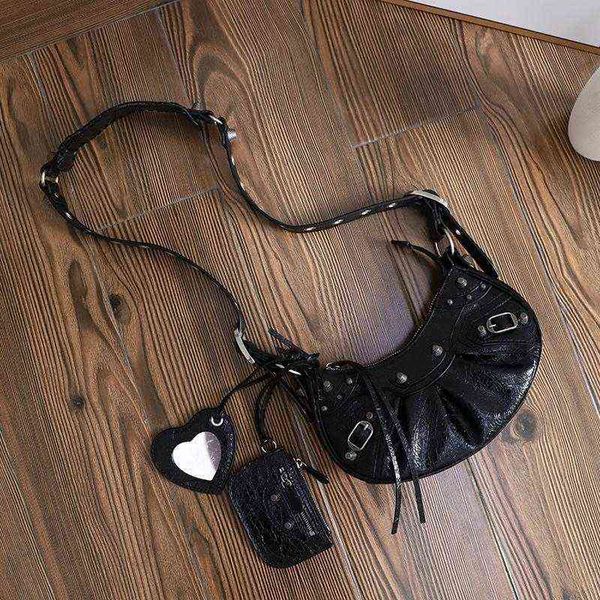 handbags balencigas classic designer bags women's bag family saddle paris cagole fold crescent three in one rivet locomotive armpit
handbags balencigas classic designer bags women's bag family saddle paris cagole fold crescent three in one rivet locomotive armpit