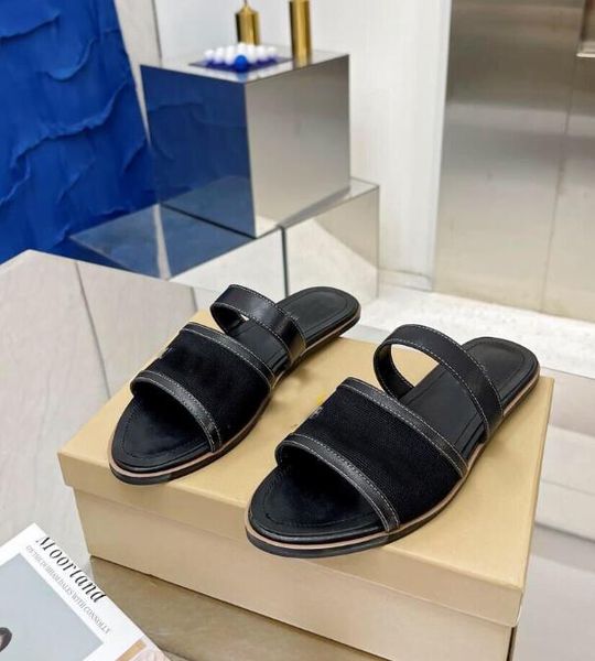 2022 women thong sandals cutout leather sandal flat slippers bow spikes luxury leather platform slipper woman flip-flops, Black
2022 women thong sandals cutout leather sandal flat slippers bow spikes luxury leather platform slipper woman flip-flops, Black