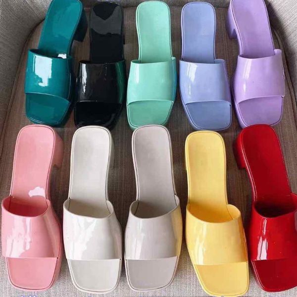 luxury summer woman jelly slippers travel beach high heels 5.5cm women party candy colors tpu thick bottom stuffies platform alphabet slide, Black
luxury summer woman jelly slippers travel beach high heels 5.5cm women party candy colors tpu thick bottom stuffies platform alphabet slide, Black