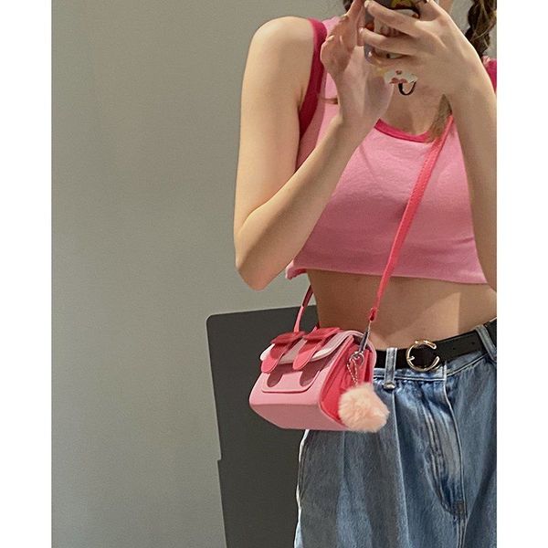 2022 summer new trendy fashion hit color small square bag all-match ins messenger bag, Black;red
2022 summer new trendy fashion hit color small square bag all-match ins messenger bag, Black;red
