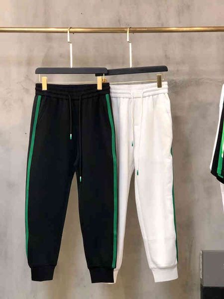 men's shorts early spring european station trendy back triangle casual sports pants men's side stitched pure cotton, White;black
men's shorts early spring european station trendy back triangle casual sports pants men's side stitched pure cotton, White;black