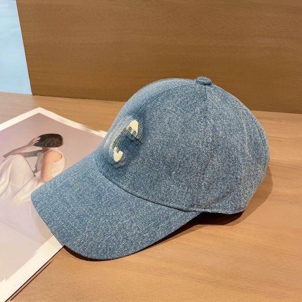 2022 new ball cap luxury designer fashion driver cap casual versatile breathable sports embroidered letters adjustable, Blue;gray
2022 new ball cap luxury designer fashion driver cap casual versatile breathable sports embroidered letters adjustable, Blue;gray