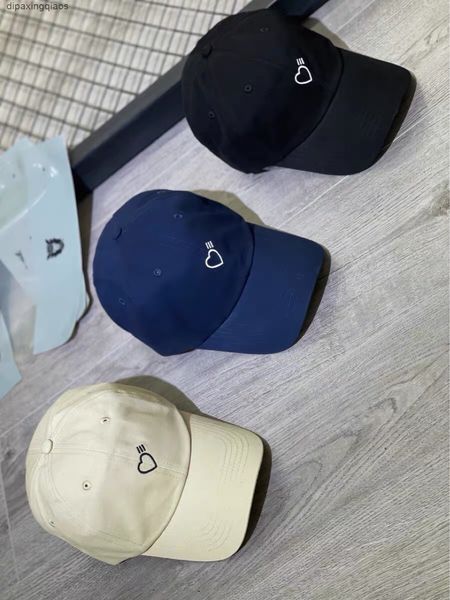 ball caps nigo human made love embroidery men's and women's baseball cap couple's duck tongue cap second hair, Blue;gray
ball caps nigo human made love embroidery men's and women's baseball cap couple's duck tongue cap second hair, Blue;gray