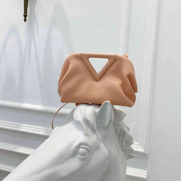 venetas designer handbags bottegas cloud inverted triangle real lear same clip candy color portable one slant across the hand handbag oa5d 
venetas designer handbags bottegas cloud inverted triangle real lear same clip candy color portable one slant across the hand handbag oa5d