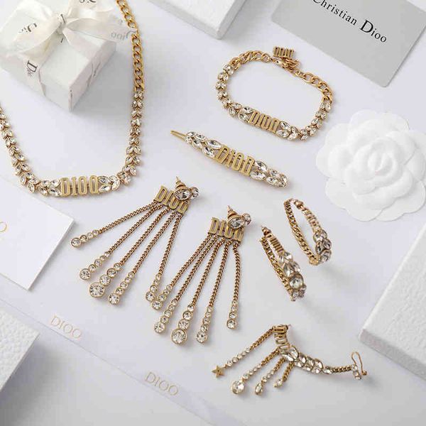 d family letter earrings female necklace di family earrings earclip set2022 brand trend fashion design versatile ladies necklace stud earrin, Golden
d family letter earrings female necklace di family earrings earclip set2022 brand trend fashion design versatile ladies necklace stud earrin, Golden