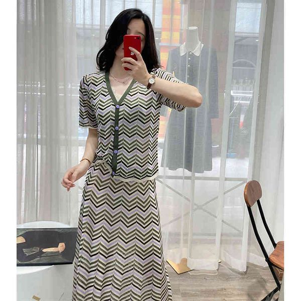 two piece dress french suit women's summer fashion v-neck elegant hook cardigan long skirt two-piece foreign style j9vj, White
two piece dress french suit women's summer fashion v-neck elegant hook cardigan long skirt two-piece foreign style j9vj, White