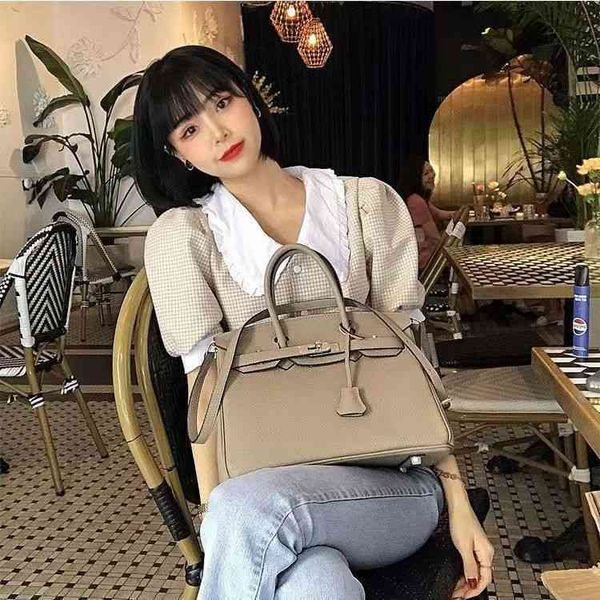 luxury h handbags women birkinss kong brand h women's hong bag 2022 solid color pattern leather platinum messenger shoulder
luxury h handbags women birkinss kong brand h women's hong bag 2022 solid color pattern leather platinum messenger shoulder