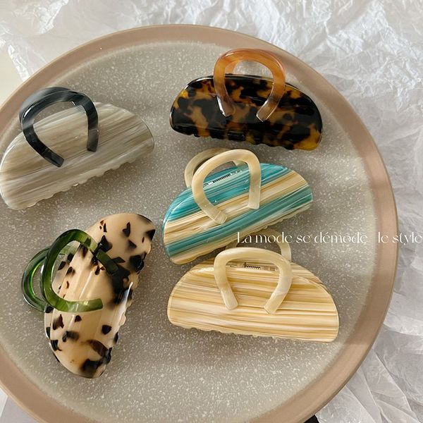 clamps zhou yangqing same style bag leopard print grip special-interest design high sense back head shark clip hairpin hair ornaments female, Slivery;golden
clamps zhou yangqing same style bag leopard print grip special-interest design high sense back head shark clip hairpin hair ornaments female, Slivery;golden