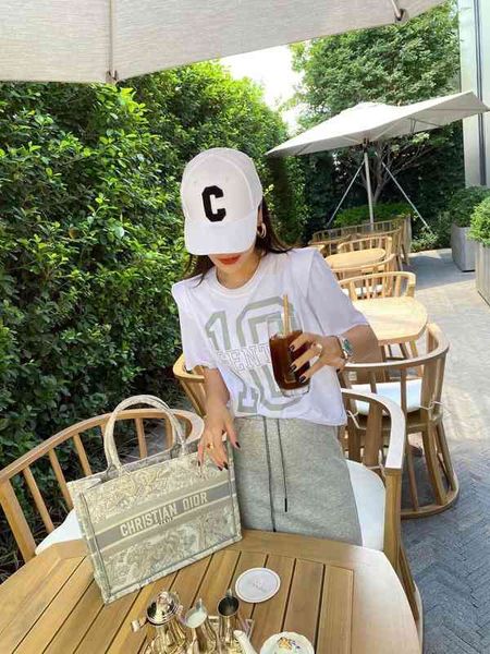 women's t-shirt 2022 summer insi style light luxury high sense short sleeve round neck tee urban leisure ce home print versatile t zu7s, White
women's t-shirt 2022 summer insi style light luxury high sense short sleeve round neck tee urban leisure ce home print versatile t zu7s, White