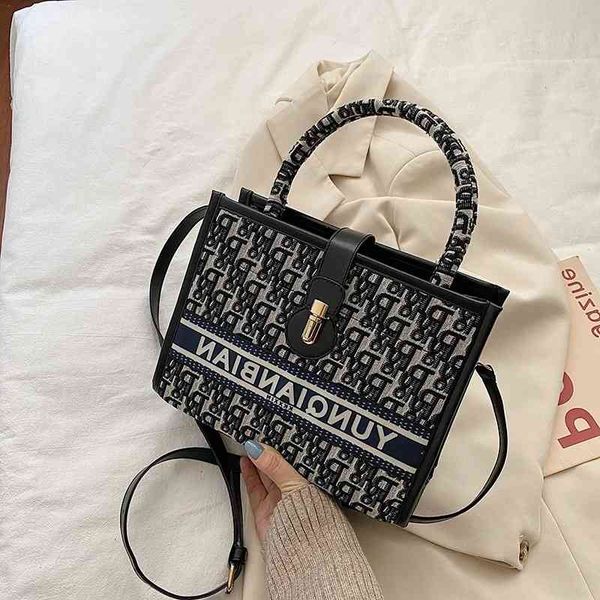 women bags brand women's bag 2022 new messenger single shoulder portable fashion retro letter luxury handbags
women bags brand women's bag 2022 new messenger single shoulder portable fashion retro letter luxury handbags