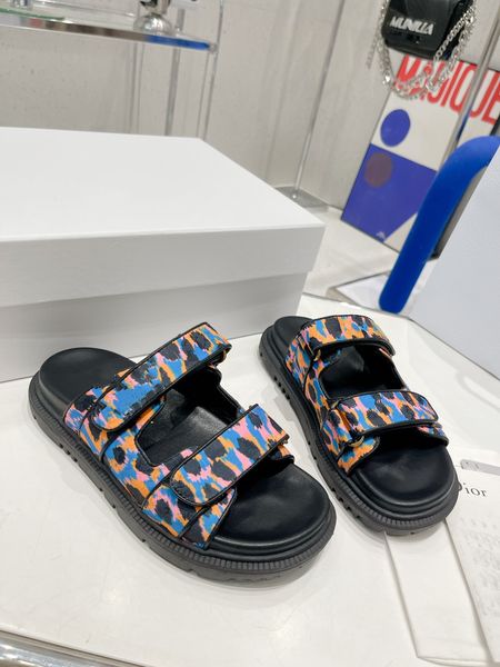 2022 fashion sandals genuine leather women slippers summer luxury flat slides ladies beach sandal party wedding oran slipper 0508, Black
2022 fashion sandals genuine leather women slippers summer luxury flat slides ladies beach sandal party wedding oran slipper 0508, Black