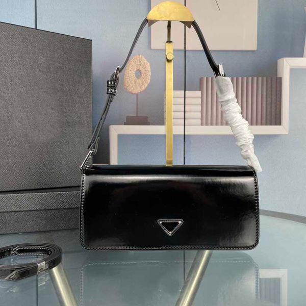designer womens flap shoulder bag luxury leather cross body simple elegant lady handbag fashion retro totes sacoche large capacity underarm
designer womens flap shoulder bag luxury leather cross body simple elegant lady handbag fashion retro totes sacoche large capacity underarm