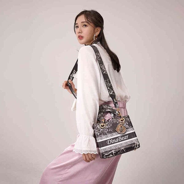 women's fashion personality trend brand bag wholesale 2021 autumn new msenger shoulder printed leather wrist
women's fashion personality trend brand bag wholesale 2021 autumn new msenger shoulder printed leather wrist