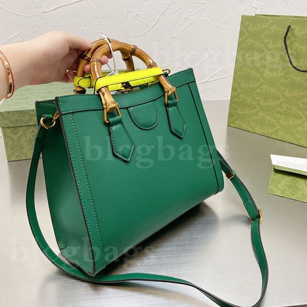 womens designer handbag totes bamboo bags solid color shopping bag leather women purse letter crossbody clutch wallet
womens designer handbag totes bamboo bags solid color shopping bag leather women purse letter crossbody clutch wallet