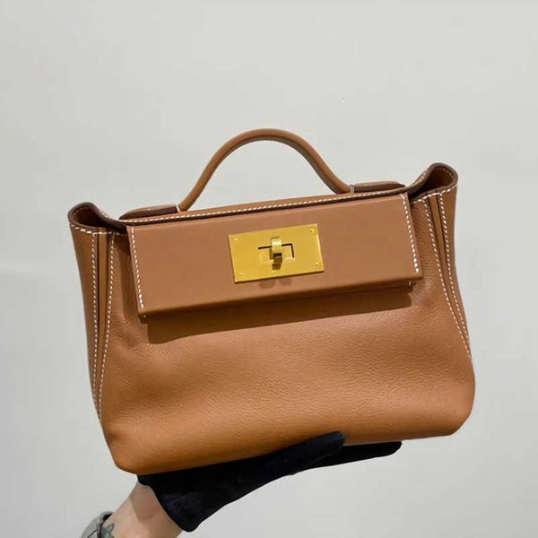 2021 new dumpling mini head leather wing cross shoulder handbag double shoulder women's bag
2021 new dumpling mini head leather wing cross shoulder handbag double shoulder women's bag