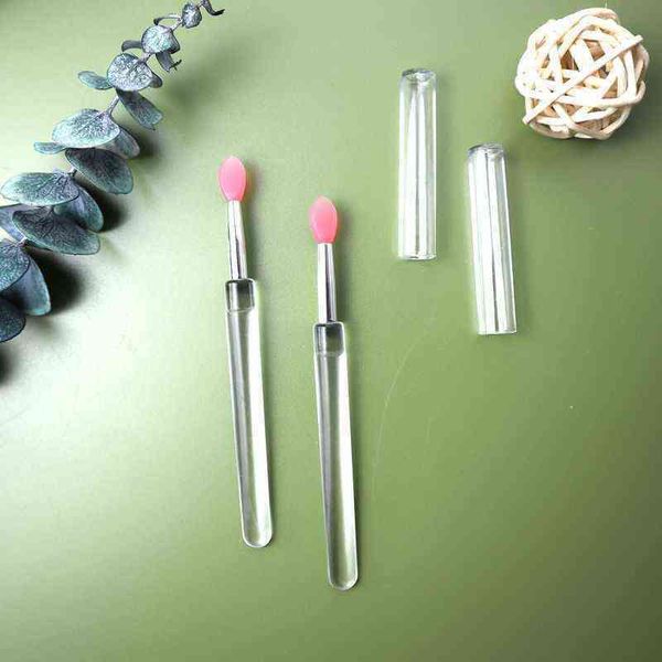 2pcs portable lip gloss applicator multifunctional silicone brushes with dust cap makeup stick cosmetic tool 0311
2pcs portable lip gloss applicator multifunctional silicone brushes with dust cap makeup stick cosmetic tool 0311