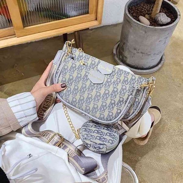 factory direct sale chain embroidered semi-circular women's 2022 new high-value online popular western style versatile one shoulder mes
factory direct sale chain embroidered semi-circular women's 2022 new high-value online popular western style versatile one shoulder mes