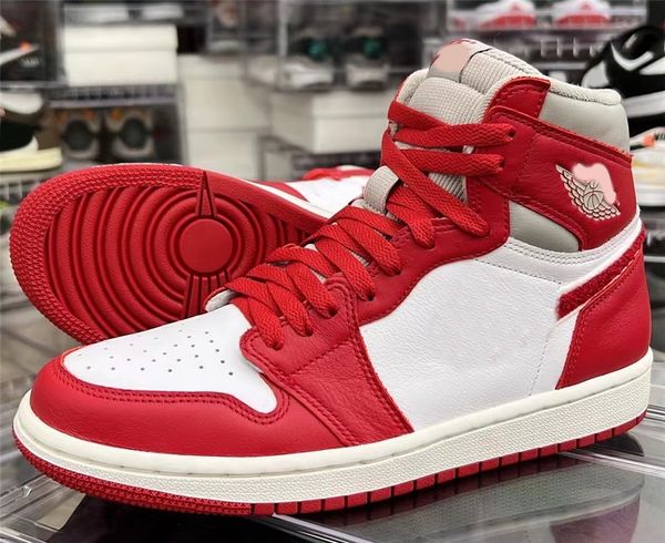 2022 authentic high og 1 wmns newstalgia shoes men 1s dj4891-061 sports sneakers light iron ore varsity red sail with original box us7-13
2022 authentic high og 1 wmns newstalgia shoes men 1s dj4891-061 sports sneakers light iron ore varsity red sail with original box us7-13