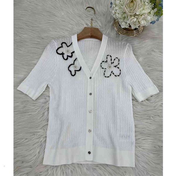 women's knits tees elegant and exquisite classic xiaoxiang heavy industry nail bead flower tiansi mulberry silk knitting cardigan short, White
women's knits tees elegant and exquisite classic xiaoxiang heavy industry nail bead flower tiansi mulberry silk knitting cardigan short, White