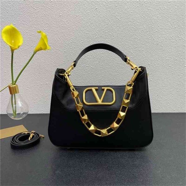 purse star genuine leather women's bag 2022 rivet chain messenger bag letter metal buckle portable one shoulder armpit bag
purse star genuine leather women's bag 2022 rivet chain messenger bag letter metal buckle portable one shoulder armpit bag