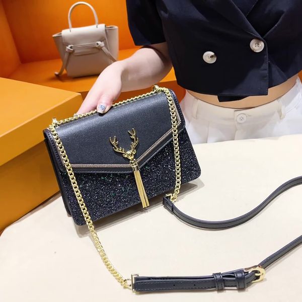 women's bag niche design high-end sense bag 2022 new shoulder chain tassel hand-held messenger bag
women's bag niche design high-end sense bag 2022 new shoulder chain tassel hand-held messenger bag
