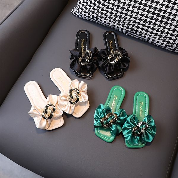 girls slippers silk metal luxury fashion children sandals summer three colors stylish square toe nonslip 2636 kids shoes 220621, Black;grey
girls slippers silk metal luxury fashion children sandals summer three colors stylish square toe nonslip 2636 kids shoes 220621, Black;grey