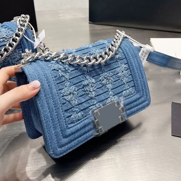20/25cm classic boy flap bags blue denim embroidered quilted tassel striped silver metal chain shoulder bag ladies luxury purses designer ba
20/25cm classic boy flap bags blue denim embroidered quilted tassel striped silver metal chain shoulder bag ladies luxury purses designer ba