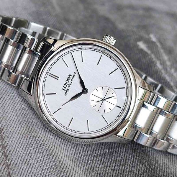 men sapphire crystal quartz watch japan movement wristwatch swaterproof stainless steel leather strap simple casual, Slivery;brown
men sapphire crystal quartz watch japan movement wristwatch swaterproof stainless steel leather strap simple casual, Slivery;brown