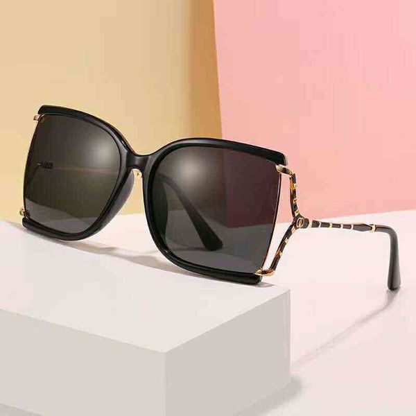 sunglasses 2022 nini same female metal leg snake skin pattern polarized large frame thin, White;black
sunglasses 2022 nini same female metal leg snake skin pattern polarized large frame thin, White;black