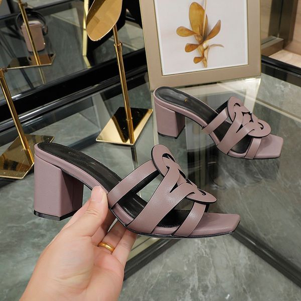 designer oran sandal women flat slippers rubber black colors chain slides rubber soles summer fashion beach shoes with box 0601
designer oran sandal women flat slippers rubber black colors chain slides rubber soles summer fashion beach shoes with box 0601