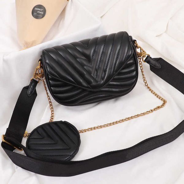 2021 new two in one multifunctional shoulder bag fashion trend smooth leather embroidery element chain messenger bag rose ballet cherry
2021 new two in one multifunctional shoulder bag fashion trend smooth leather embroidery element chain messenger bag rose ballet cherry