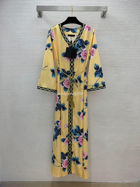 casual dresses women's ribbon edge stitching rose print v-neck wide sleeve large swing dress with spare buckle for belt, Black;gray
casual dresses women's ribbon edge stitching rose print v-neck wide sleeve large swing dress with spare buckle for belt, Black;gray