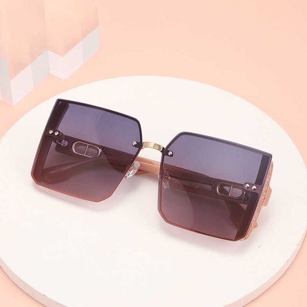 2022 brand designer sunglasses metal hinge sunglass men glasses women sun glasses uv400 lens with cases and box 25589, White;black
2022 brand designer sunglasses metal hinge sunglass men glasses women sun glasses uv400 lens with cases and box 25589, White;black