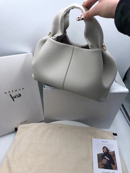 lightweight french luxury women's handbag cloud portable leather messenger bag women's cookie bag
lightweight french luxury women's handbag cloud portable leather messenger bag women's cookie bag