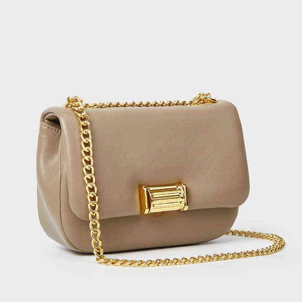 bag female 2022 new niche design soft leather underarm high-grade chain lock single shoulder messenger small square bag
bag female 2022 new niche design soft leather underarm high-grade chain lock single shoulder messenger small square bag