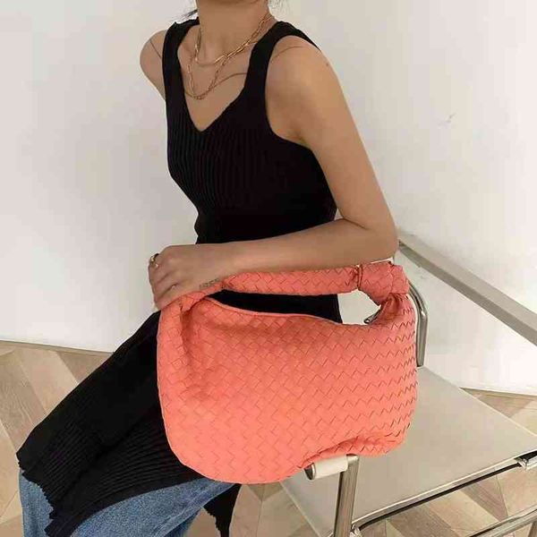 venetas bottegas designer handbags large jodie hand-made cloud bag explosion soft hand single shoulder high appearance lovely 202222 net red
venetas bottegas designer handbags large jodie hand-made cloud bag explosion soft hand single shoulder high appearance lovely 202222 net red