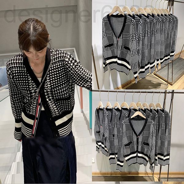women's knits & tees designer autumn and winter tb classic long sleeve slim fit jacket korean stripe thousand bird check knitted cardig, White
women's knits & tees designer autumn and winter tb classic long sleeve slim fit jacket korean stripe thousand bird check knitted cardig, White