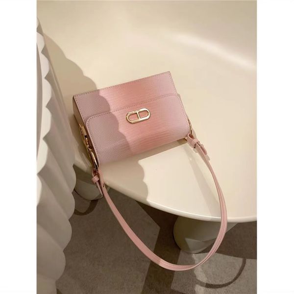 fashion shoulder axillary bag gradient pink women chain handbag hand-held or slung
fashion shoulder axillary bag gradient pink women chain handbag hand-held or slung