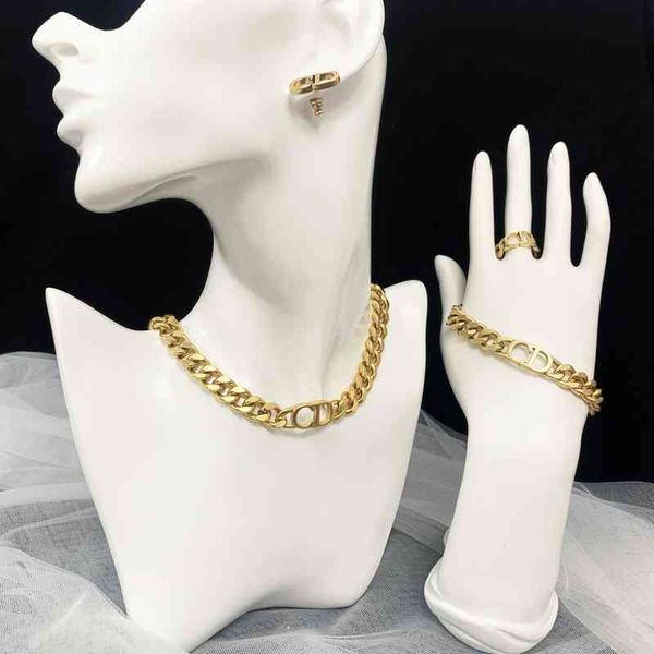2022 women's fashion all-match high-quality new personality necklace brand wholesale family letter earrings di brass used chain bracele, Silver
2022 women's fashion all-match high-quality new personality necklace brand wholesale family letter earrings di brass used chain bracele, Silver