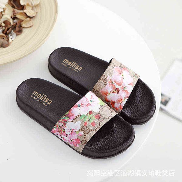 flat bottom flip flops in summer are fashionable and versatile. thick soft anti-skid fancy cloth leather beach sandals women's, Black
flat bottom flip flops in summer are fashionable and versatile. thick soft anti-skid fancy cloth leather beach sandals women's, Black