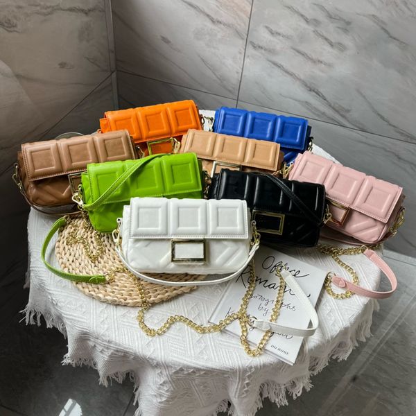 2022 luxury designer bag shopping totes shoulder crossbody baguette fashion style evening classic chain messenger hasp letter f luxury coin
2022 luxury designer bag shopping totes shoulder crossbody baguette fashion style evening classic chain messenger hasp letter f luxury coin