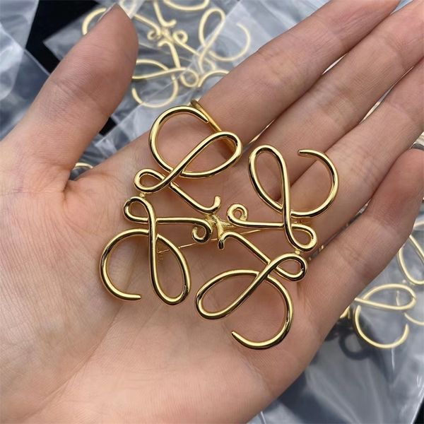knot pattern brooch women's simple and versatile clothing accessories hollow out pin, Gray
knot pattern brooch women's simple and versatile clothing accessories hollow out pin, Gray
