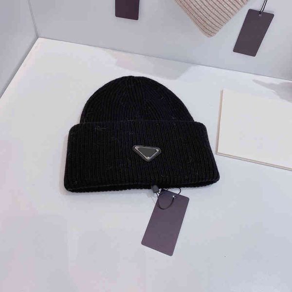 ball caps net red same p family wool hat autumn and winter inverted triangle p knitted pile, Blue;gray
ball caps net red same p family wool hat autumn and winter inverted triangle p knitted pile, Blue;gray