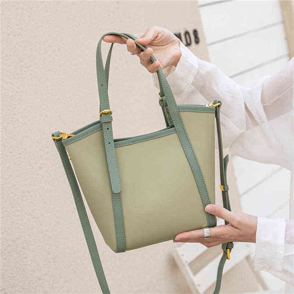 designers bags portable high-grade texture bag women's 2022 new fashion leather small one shoulder messenger vegetable basket tote bag
designers bags portable high-grade texture bag women's 2022 new fashion leather small one shoulder messenger vegetable basket tote bag