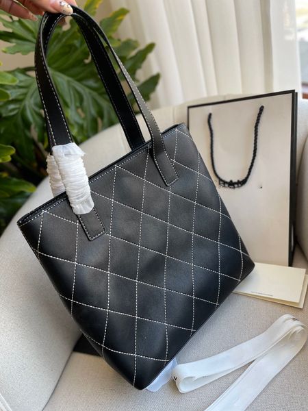 women's designers shoulder bag luxury tote purse handbag message bags cluth brand classic leather crossbody quilted double 28cm gift bo
women's designers shoulder bag luxury tote purse handbag message bags cluth brand classic leather crossbody quilted double 28cm gift bo