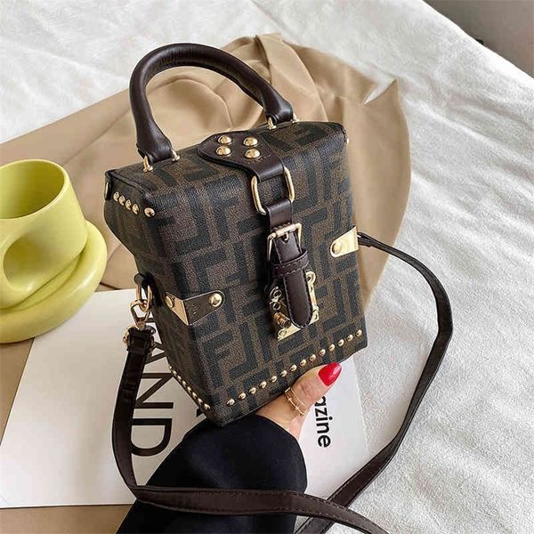 handbag fashion bag female summer trend star same ins printed portable single shoulder diagonal bag handbags on clearance sale
handbag fashion bag female summer trend star same ins printed portable single shoulder diagonal bag handbags on clearance sale