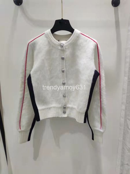 women's sweaters early autumn xiaoxiangmingyuan style contrast color letter embroidered sweater coat sports baseball jersey cardigan, White;black
women's sweaters early autumn xiaoxiangmingyuan style contrast color letter embroidered sweater coat sports baseball jersey cardigan, White;black