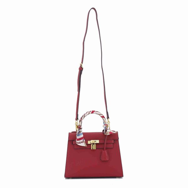 2022 designer women totes fashion women handbag genuine leather shoulder bags paris crossbody bag with scarf
2022 designer women totes fashion women handbag genuine leather shoulder bags paris crossbody bag with scarf
