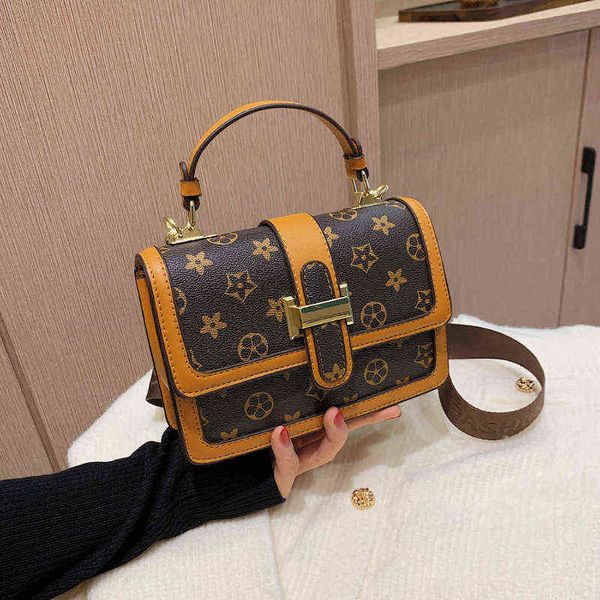 foreign style simple women's bag net red single shoulder messenger bag 2022 popular fashion women's leisure portable small square
foreign style simple women's bag net red single shoulder messenger bag 2022 popular fashion women's leisure portable small square